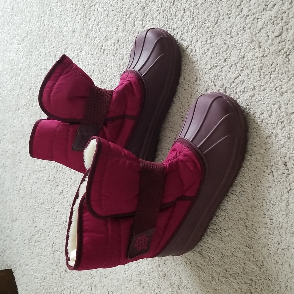 Pink snow boots